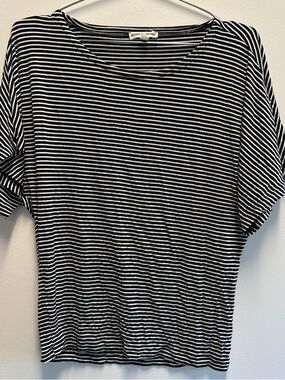 Zenana Outfitters Black and White Striped Dolman Sleeve Top